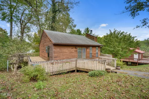 Johnson City, TN 37604,1981 Michael DR