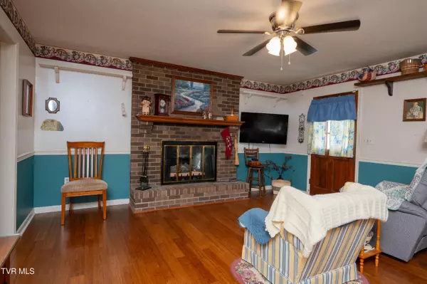 Abingdon, VA 24210,19254 Stone Mountain RD