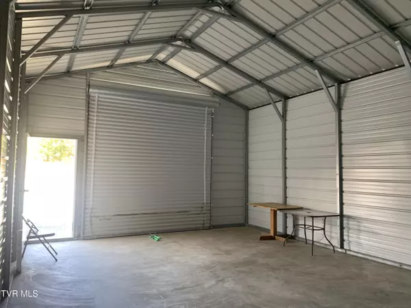 Bluff City, TN 37618,4987 Bluff City HWY