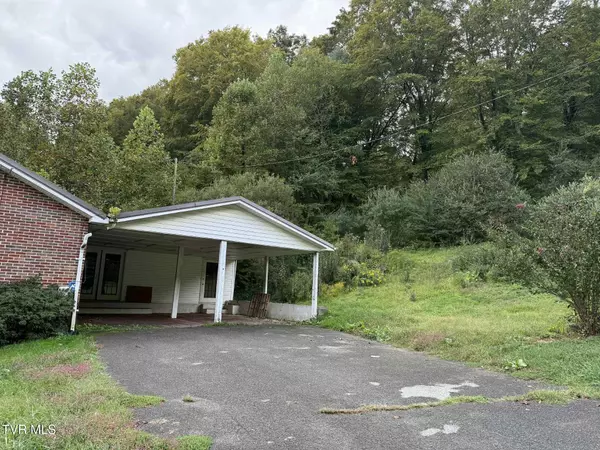 Pound, VA 24279,8366 Fishman RD