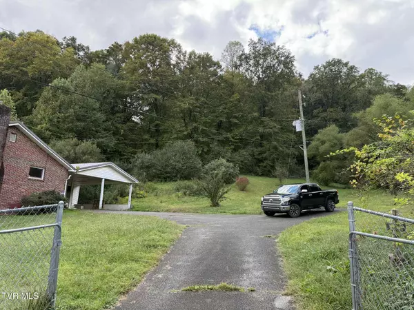 Pound, VA 24279,8366 Fishman RD