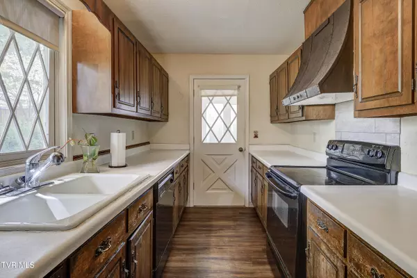 Johnson City, TN 37604,4 Haver Hill CT