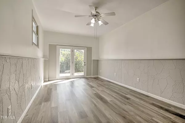 Kingsport, TN 37660,1204 Carters Valley RD