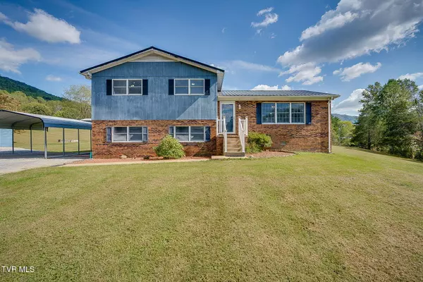 193 Light DR, Dryden, VA 24243