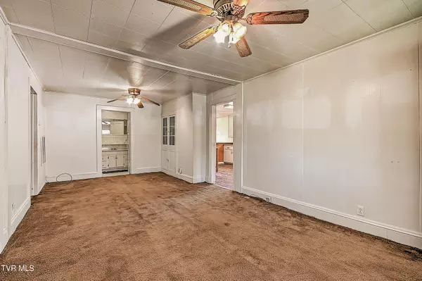 Bristol, VA 24201,525 Shakesville Rd RD