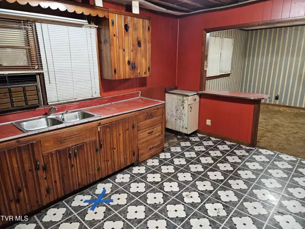 Saint Paul, VA 24283,3613 Honey Branch RD