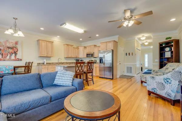 Blountville, TN 37617,200 Deck LN #803