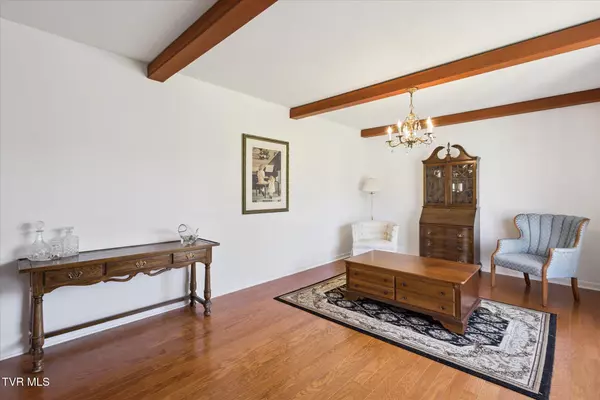 Johnson City, TN 37601,602 Crowell LN