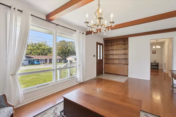 Johnson City, TN 37601,602 Crowell LN