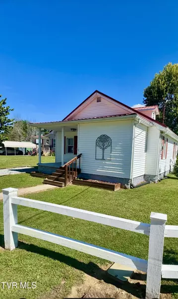 136 Elliott AVE, Erwin, TN 37650