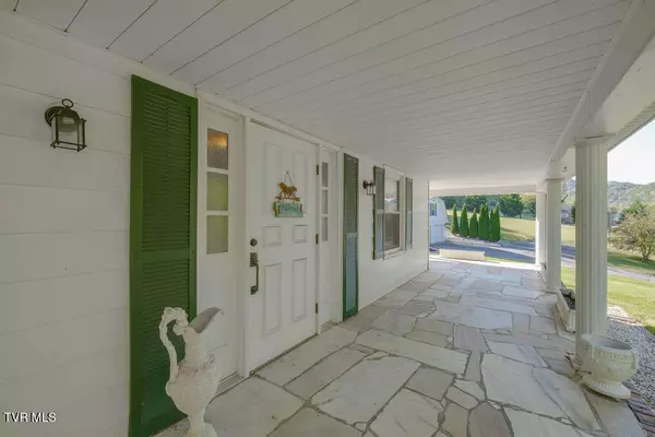 Elizabethton, TN 37643,1439 Riverview DR