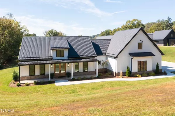 Kingsport, TN 37664,3832 Lake Valley RD