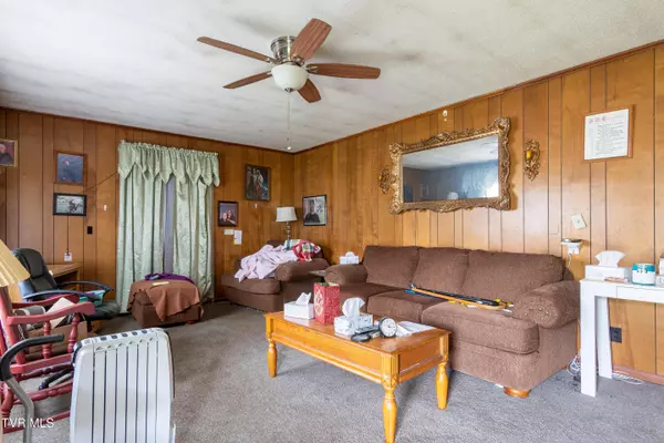 Elizabethton, TN 37643,170 Price RD