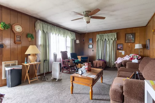 Elizabethton, TN 37643,170 Price RD