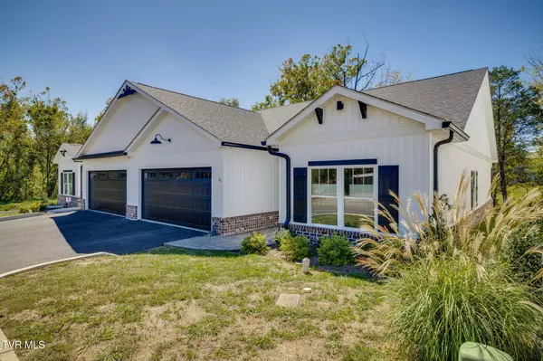 Johnson City, TN 37615,106 Klm DR #10