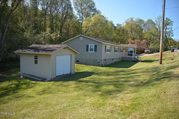 Bluff City, TN 37618,216 Old Weaver PIKE