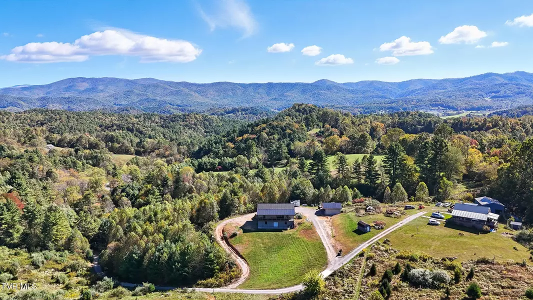 1099 Deer Run RD, Mountain City, TN 37683