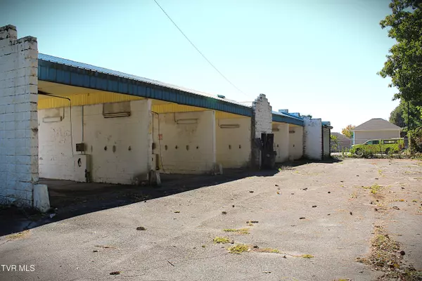 Bristol, TN 37620,1708 Volunteer Pkwy