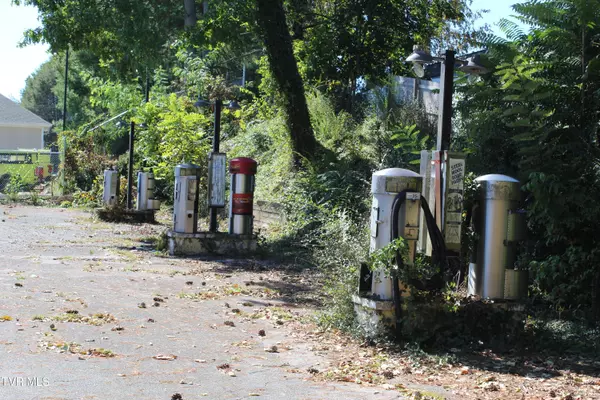 Bristol, TN 37620,1708 Volunteer Pkwy