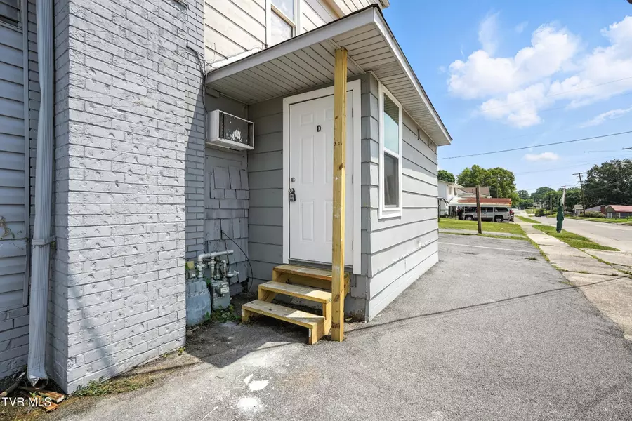 2728 Center ST #D, Kingsport, TN 37664