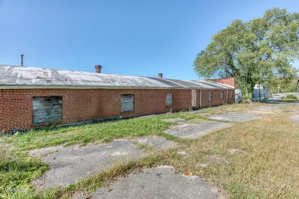 Marion, VA 24354,129 Greenway AVE