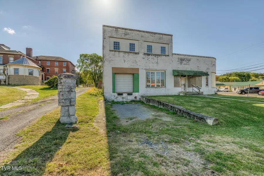 556 Main ST, Marion, VA 24354