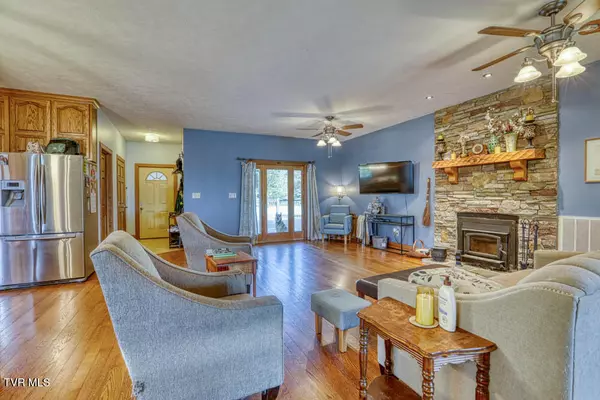 Rogersville, TN 37857,317 Handy LN