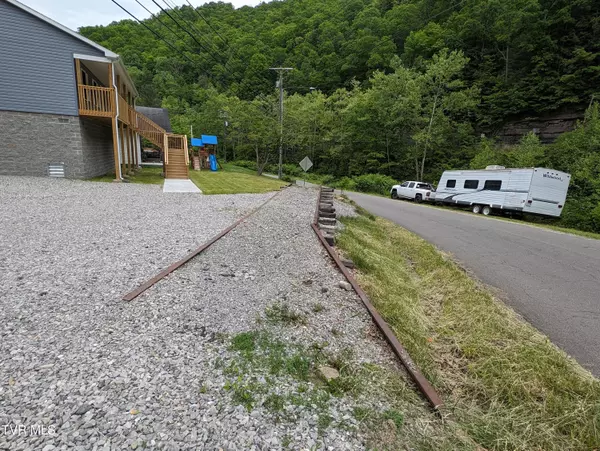 Haysi, VA 24256,127 Bartley ST