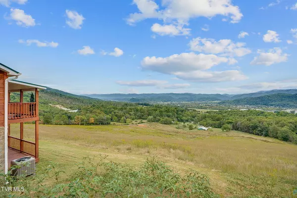 Elizabethton, TN 37643,117-135 Ridgeview DR