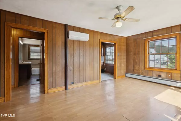 Weber City, VA 24290,279 Chapel ST