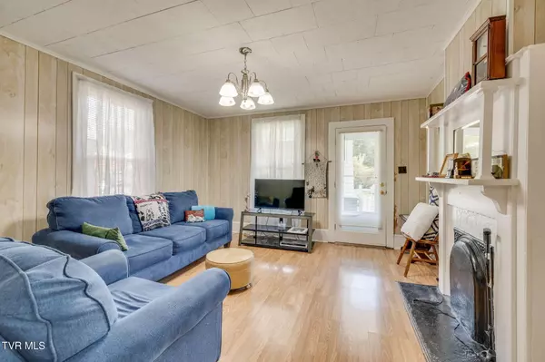 Johnson City, TN 37601,203 E Locust ST