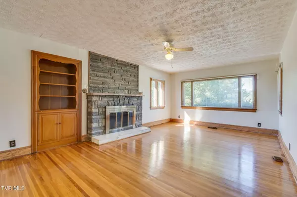 Kingsport, TN 37664,709 Truxton DR