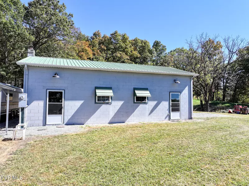 745 Sinking Springs, Midway, TN 37809