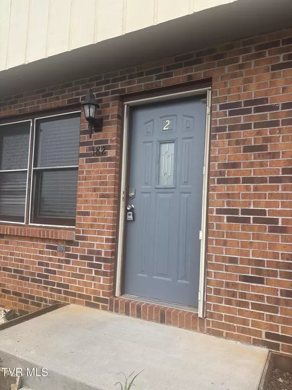182 Oakcrest CIR, Bristol, VA 24201