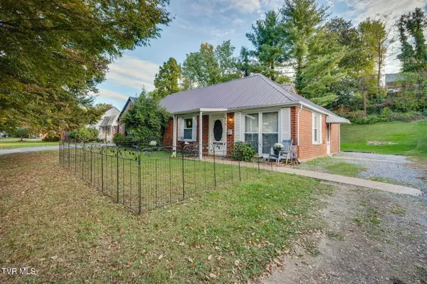 Kingsport, TN 37660,414 Sequoyah DR