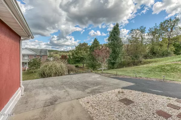 Abingdon, VA 24211,18486 Spoon Gap RD