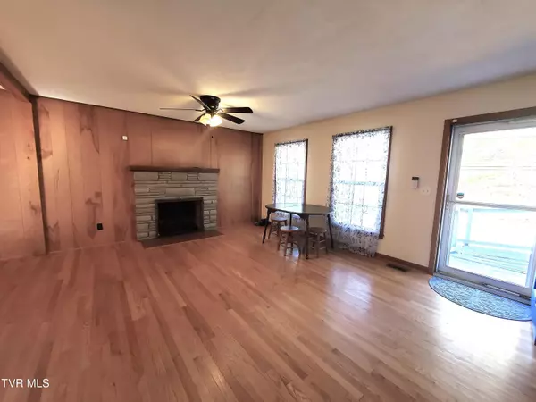 Roan Mountain, TN 37687,512 Cloudland DR