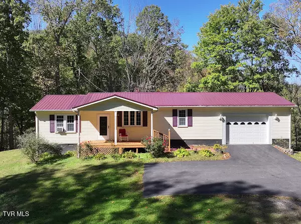 2855 Kents Ridge RD, Cedar Bluff, VA 24609