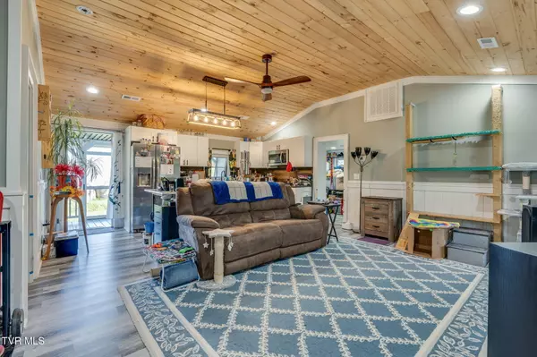 Mountain City, TN 37683,559 Robe Shull RD