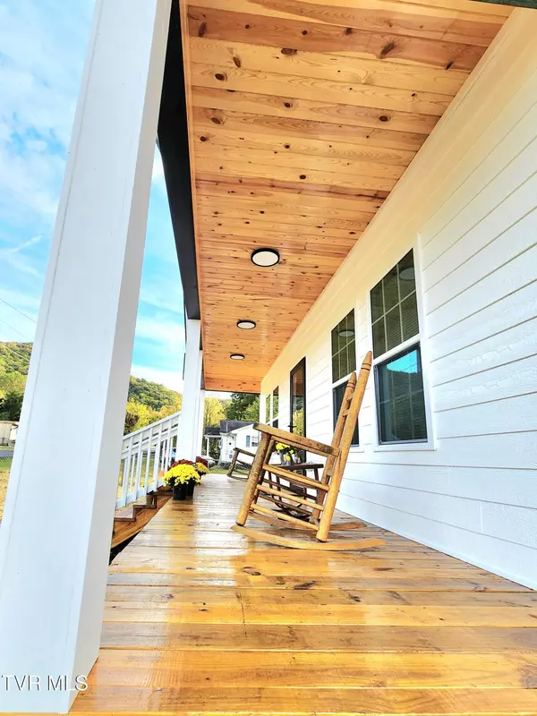 Erwin, TN 37650,111 Parsley ST