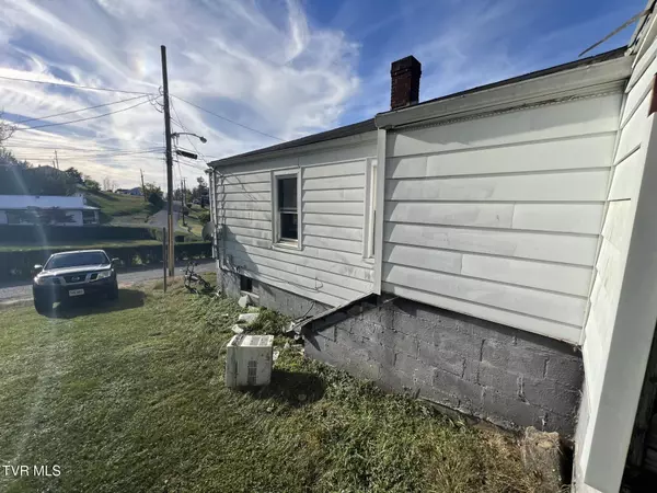 Marion, VA 24354,703 Iron ST