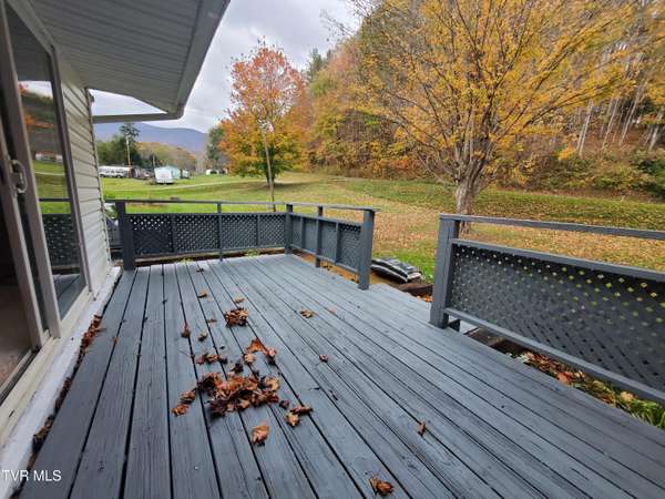 Roan Mountain, TN 37687,1267 Highway 143