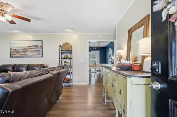 Bluff City, TN 37618,333 Boone Lake CIR