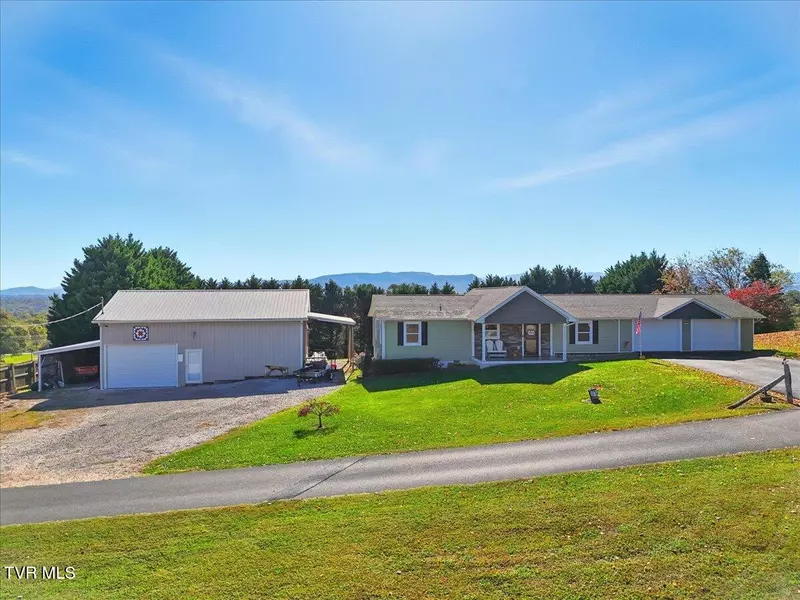 235 Sunny WAY, Dandridge, TN 37725