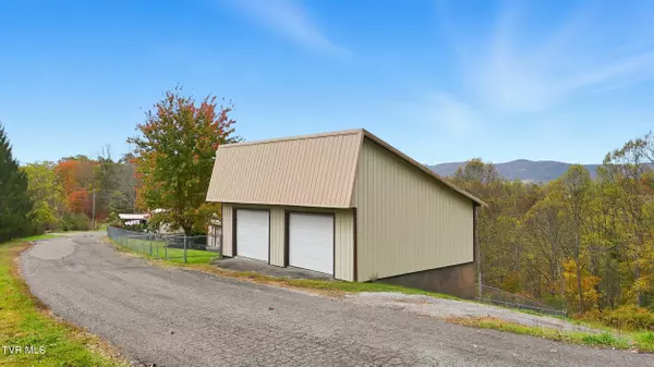 Clintwood, VA 24228,490 Delaney LN