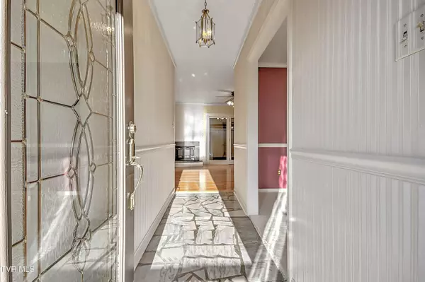 Bristol, VA 24202,7323 White Pine CIR