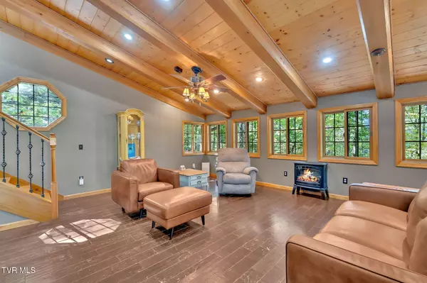 Big Stone Gap, VA 24219,2713 Country Club RD