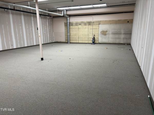 Bristol, VA 24201,629 State ST