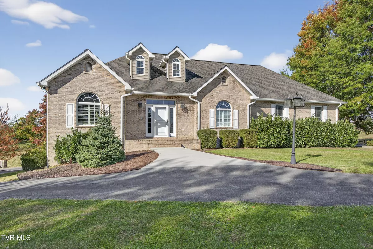 Abingdon, VA 24210,625 Locust ST