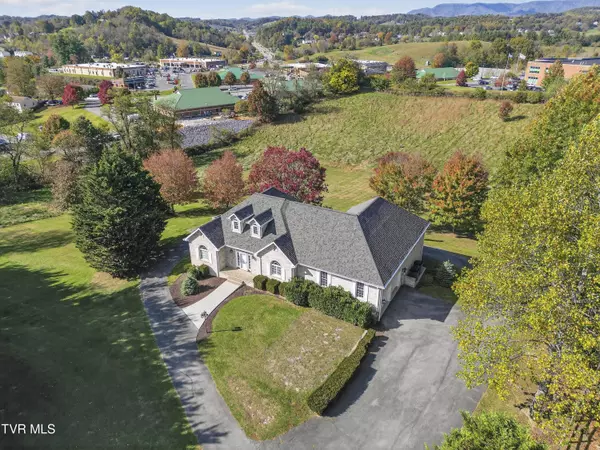 Abingdon, VA 24210,625 Locust ST